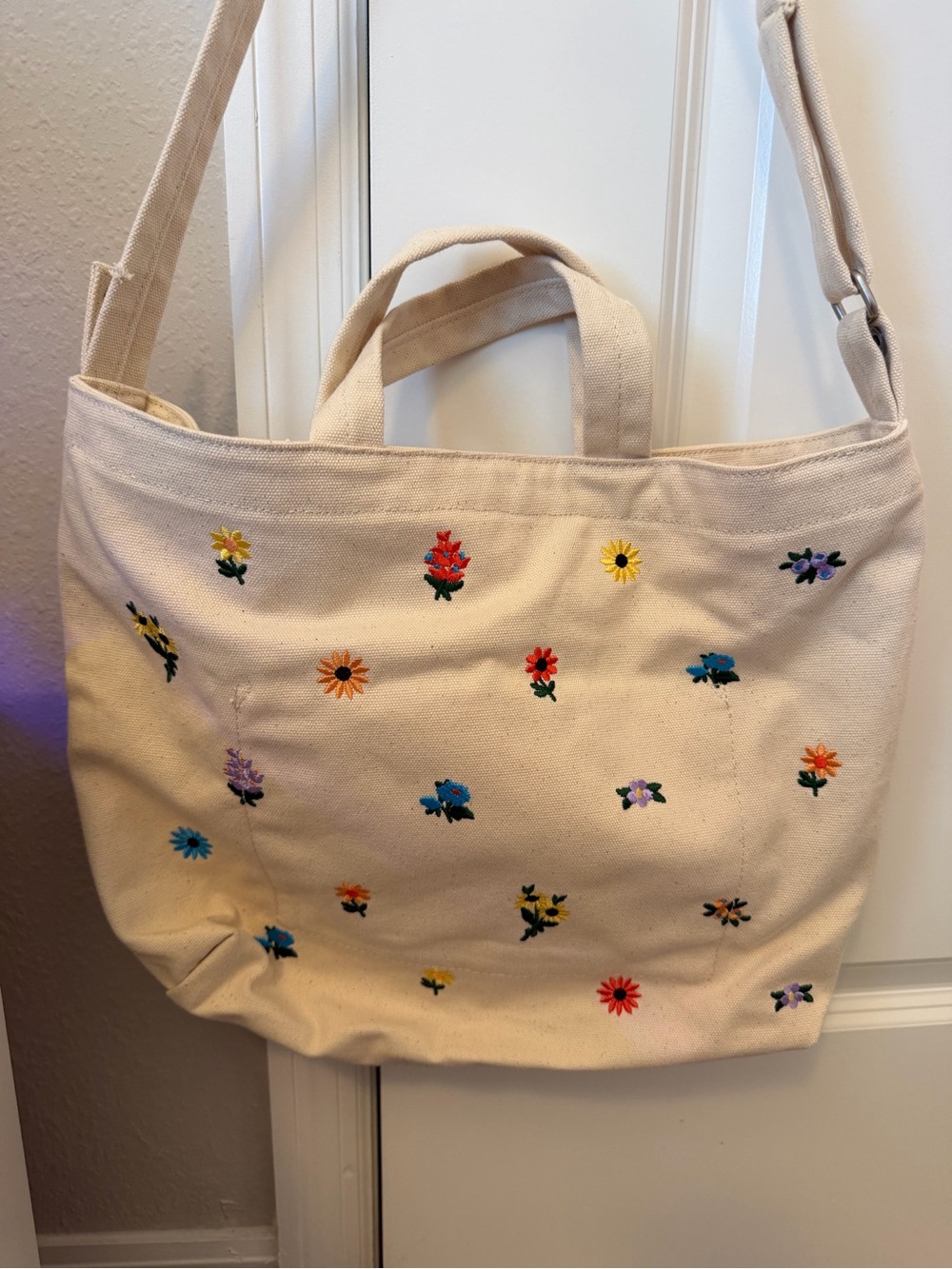 Baggu Horizontal Zip Duck Bag - Embroidered Ditsy Floral - NWOT - Picture 6 of 8